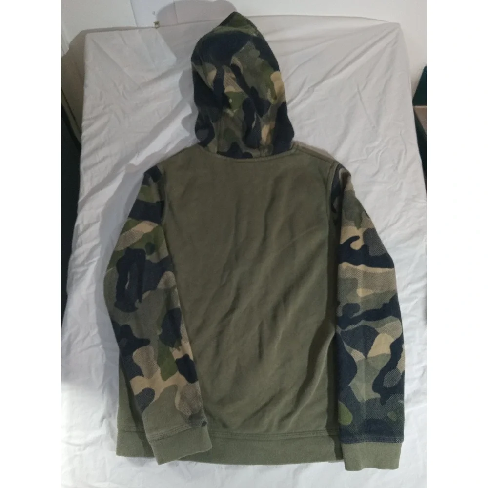 Nike‎ Camo Hoodie Youth Size Large  Boys/Girls Hooded Sweatshirt. Orange Swoosh